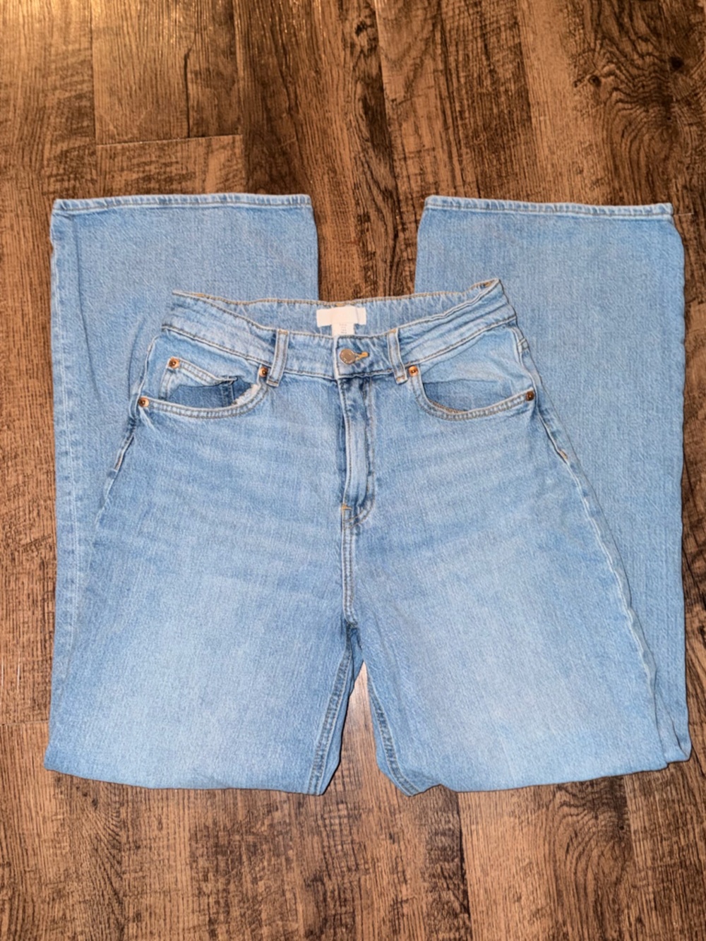 H&M Wide Leg Light/ Medium Wash Jeans size 8